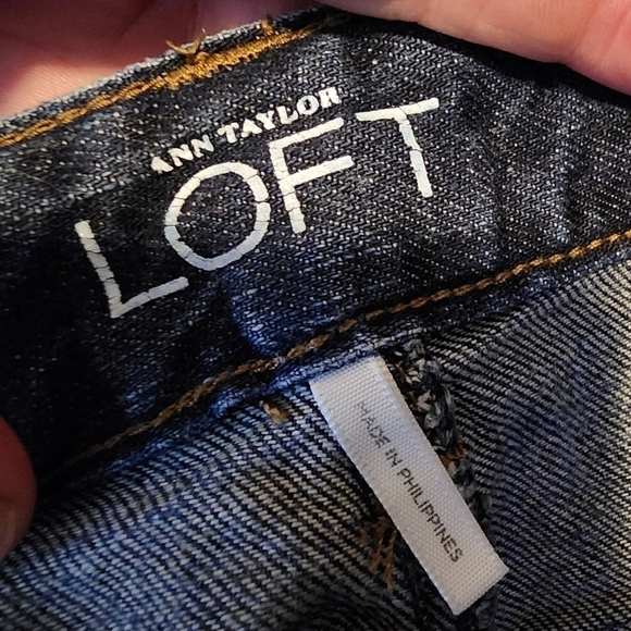 LOFT Denim Cut Off Jean Shorts Dark Wash Blue Women's 12 Casual Everyday EUC - Picture 4 of 6